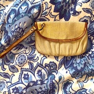 H&M linen wristlet. Excellent used condition.